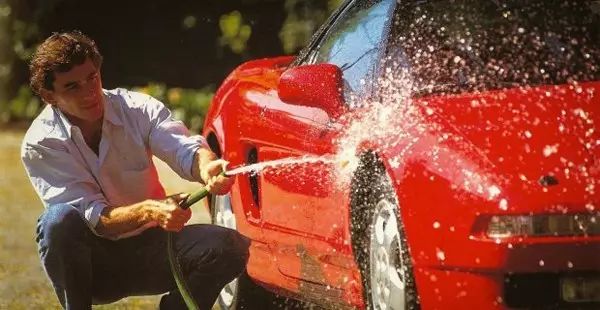 断代了10多年后再次重生的第二代NSX，到底能否对得起这个车名？