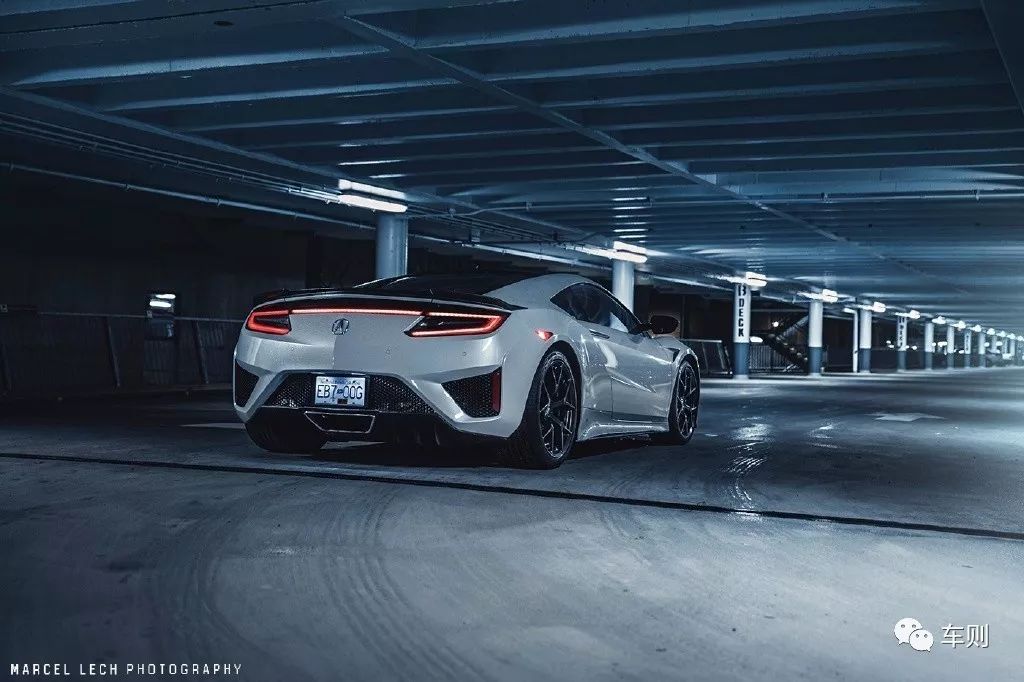 断代了10多年后再次重生的第二代NSX，到底能否对得起这个车名？