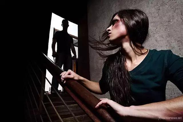 老婆跟老公打起来小视频,老公跟老婆打起来