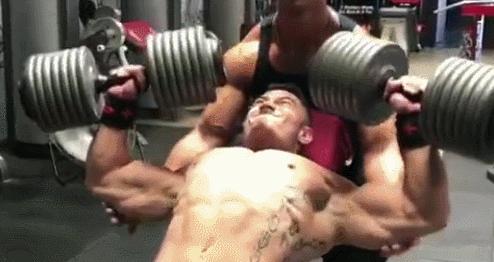 如何才能拥有XXL尺寸的胸肌？你的各项健身训练都到位了吗？