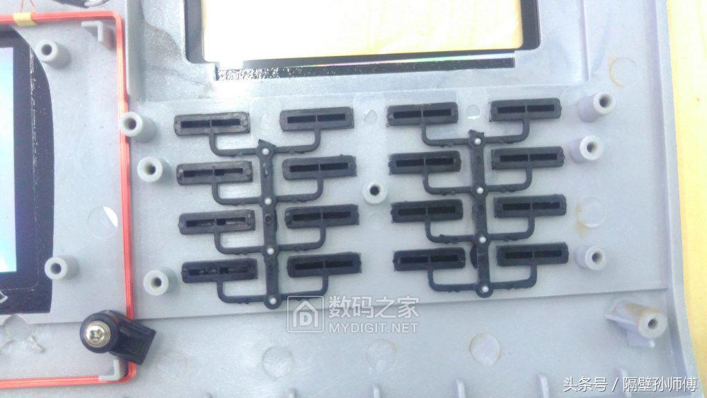 插卡考勤机拆解,无聊拆机视频