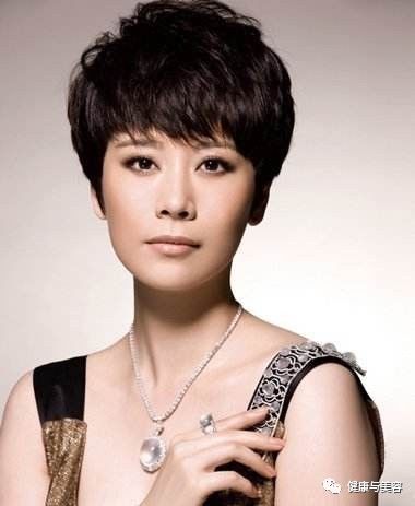 拥有巴掌脸,拥有一张小脸也是一种优势