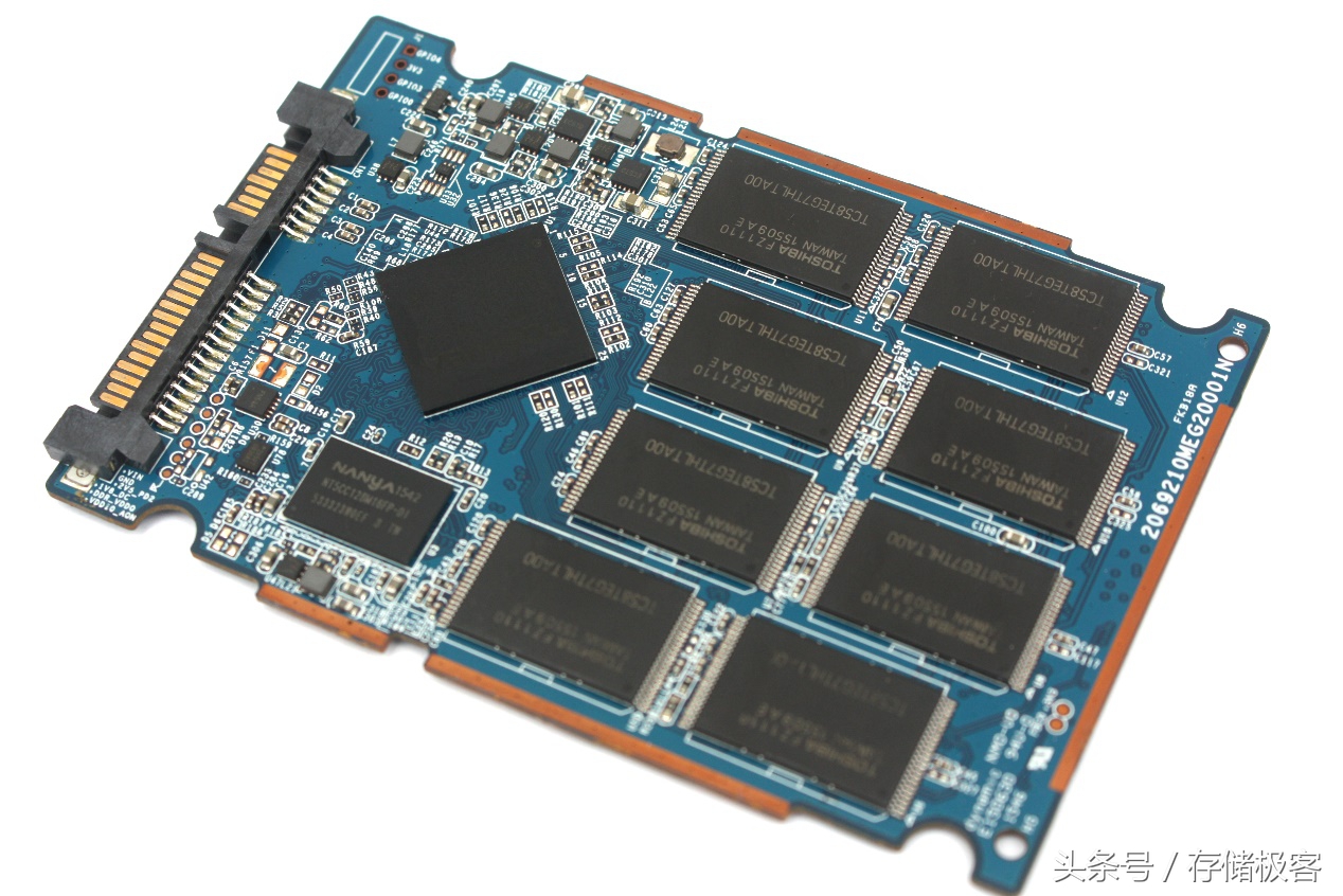 固态硬盘怎么拆解,固态硬盘拆解教程