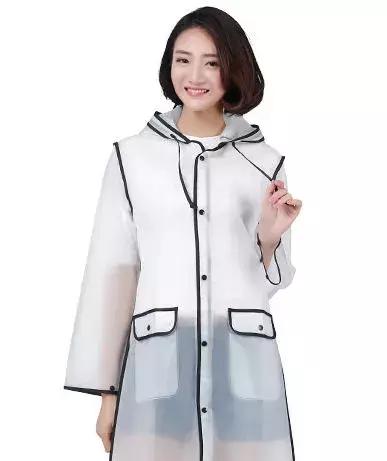 夏日出门必备装备,雨天必备的装备有哪些呢