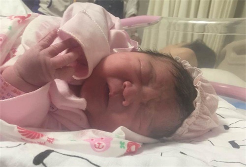 八斤四两顺产头胎,顺产七斤三两男孩女孩