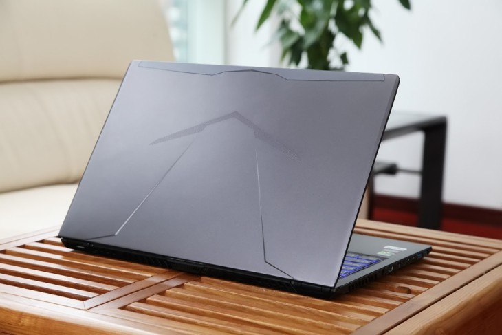 谁说轻薄与游戏不可兼得？MAX-Q游戏本性能实测