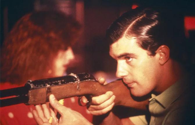 西班牙高分电影解说,西班牙电影看不见的客人