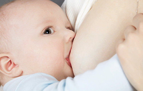 母乳宝宝便秘是什么原因造成的,母乳会导致婴儿便秘吗