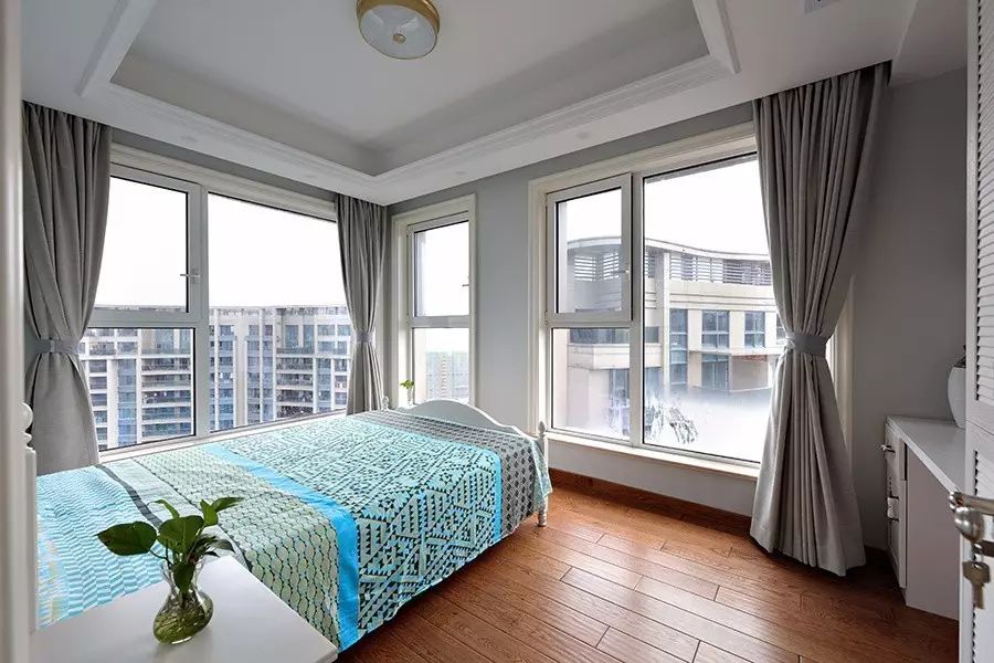 318平顶层复式装修,180平复式极简装修