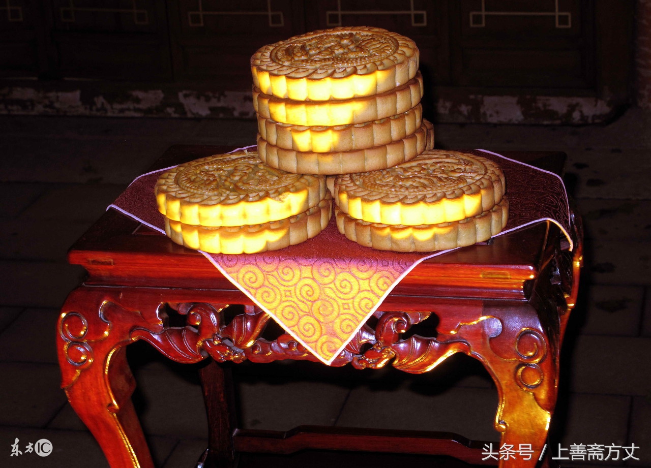 年年中秋望月圆下一句,年年中秋赏明月下句