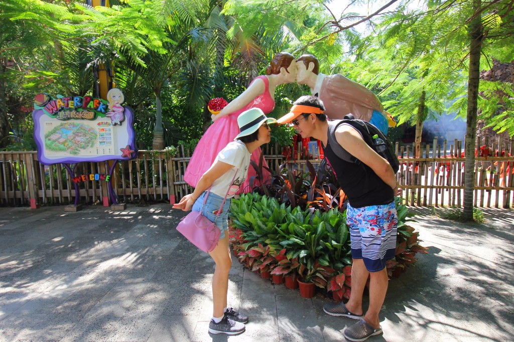 带着寻宝记游遍祖国大好河山,带着挖机去海边度假