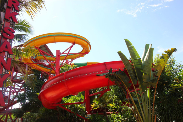 带着寻宝记游遍祖国大好河山,带着挖机去海边度假