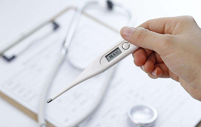 排卵期出血的反应跟来事一样吗,排卵期出血要不要看医生