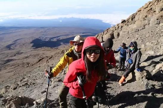 2017BLACKYAK牛人牛队-登顶非洲之巅