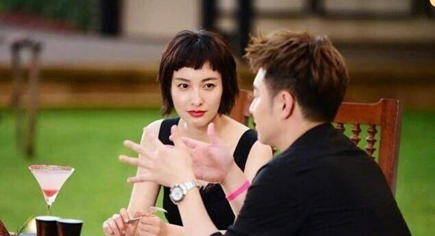 吴昕可爱的瞬间何炅一脸宠溺,吴昕杜海涛拍照