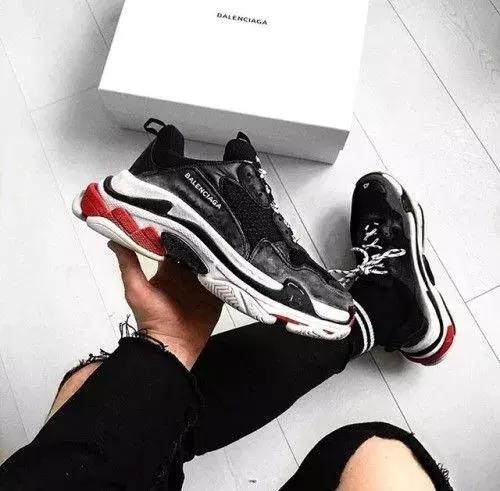 巴黎世家一万多的短裤,巴黎世家工作服卖多少钱