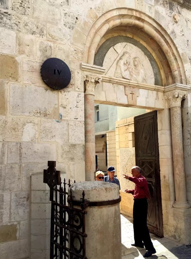 耶稣被钉死在十字架后来在哪里,耶稣被钉在十字架上之后的故事