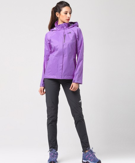 11月份适合穿的冲锋衣,适合旅游穿的冲锋衣北面