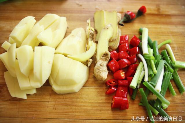 大闸蟹蟹黄特别多好吃,怎么油爆大闸蟹