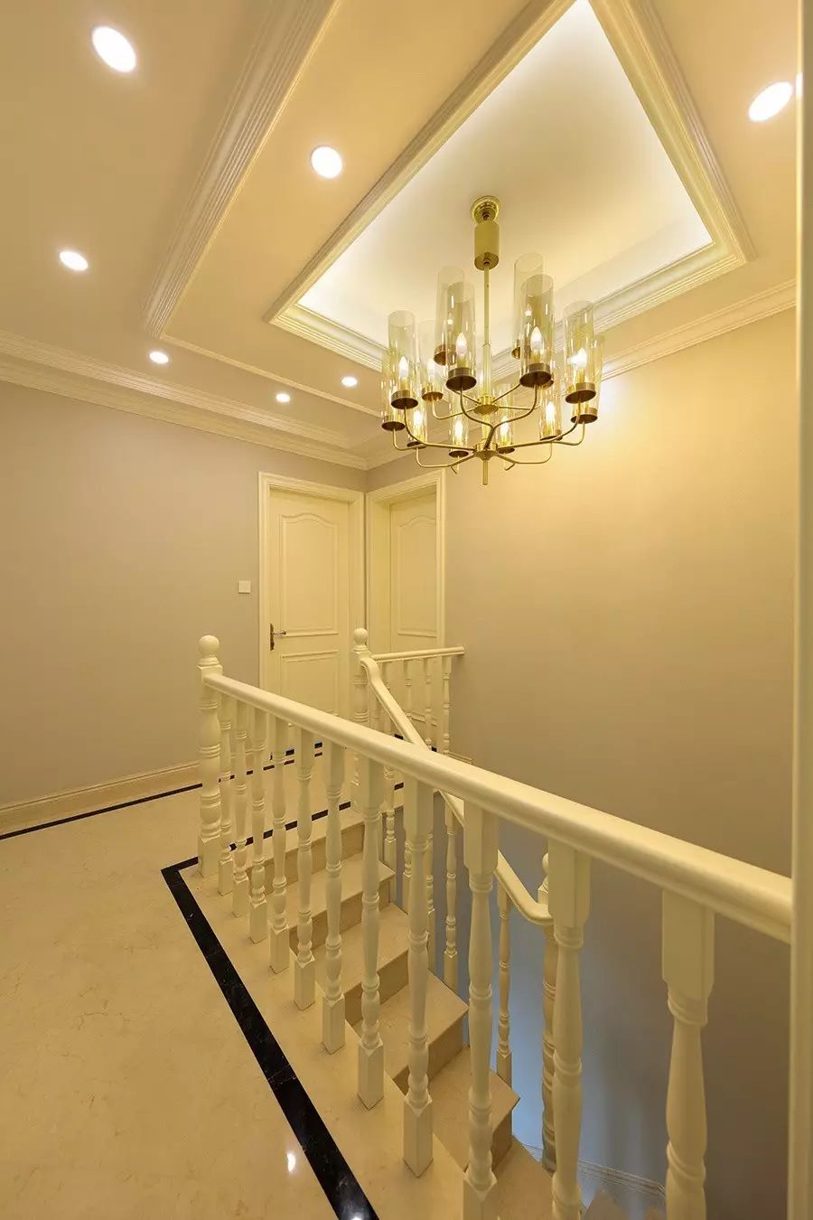 318平顶层复式装修,180平复式极简装修