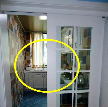 已经贴了墙纸墙体开裂怎么处理,乳胶漆墙面墙纸接缝处开裂怎么办