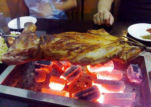 300元烤羊腿,好吃不贵的碳烤羊腿