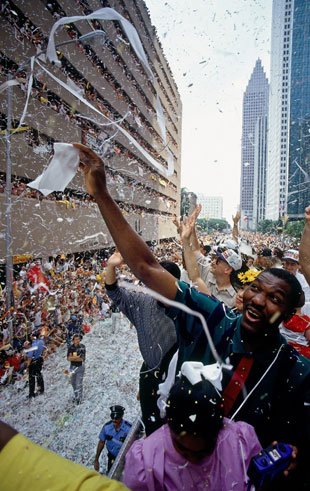 总决赛大梦对尤因经典镜头,尤因vs大梦完整版