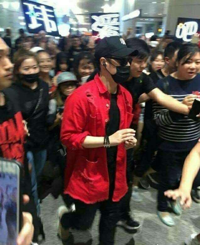 吴昕可爱的瞬间何炅一脸宠溺,吴昕杜海涛拍照