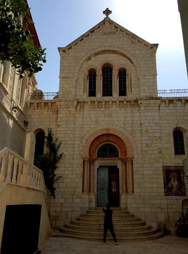 耶稣被钉死在十字架后来在哪里,耶稣被钉在十字架上之后的故事