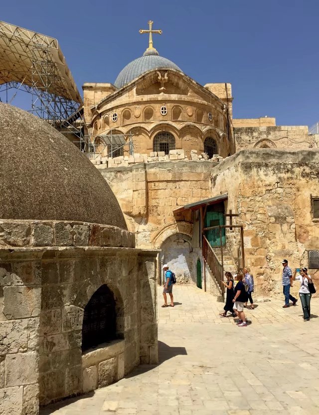 耶稣被钉死在十字架后来在哪里,耶稣被钉在十字架上之后的故事