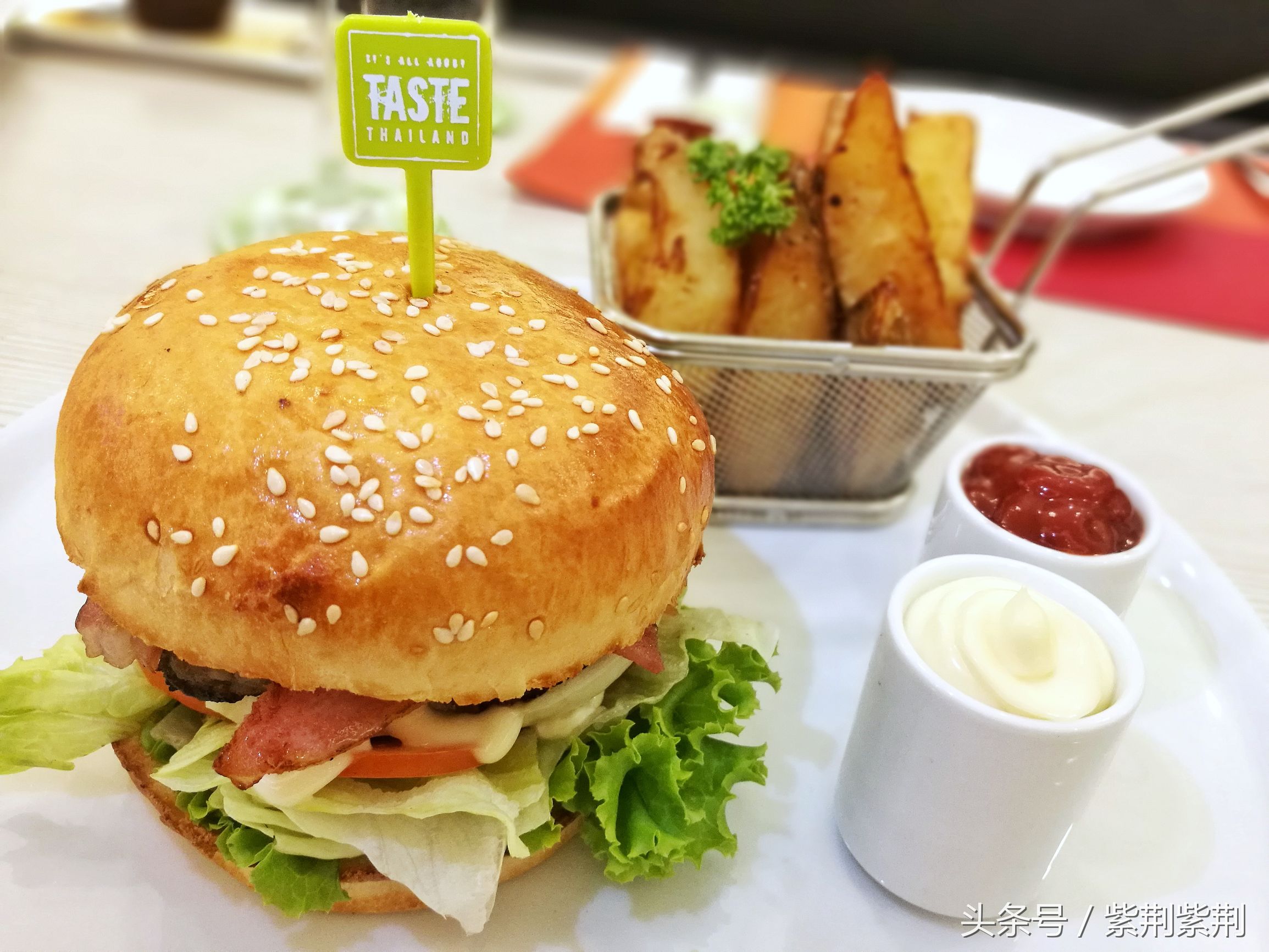 国庆长假抢钱了？老司机教你境外旅游怎样省出一部iphoneX