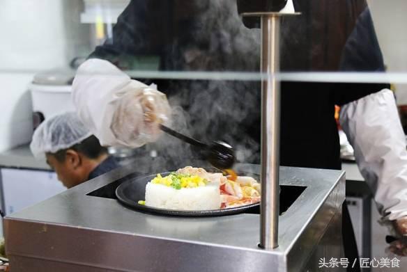 乡村美食铁板烧,特色美食板板烧怎么做