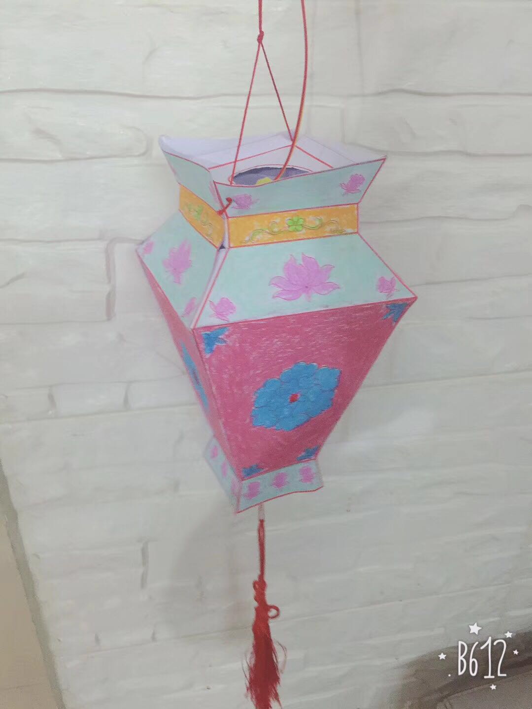 幼儿园第一个手工作品灯笼,幼儿园小朋友制作灯笼美篇