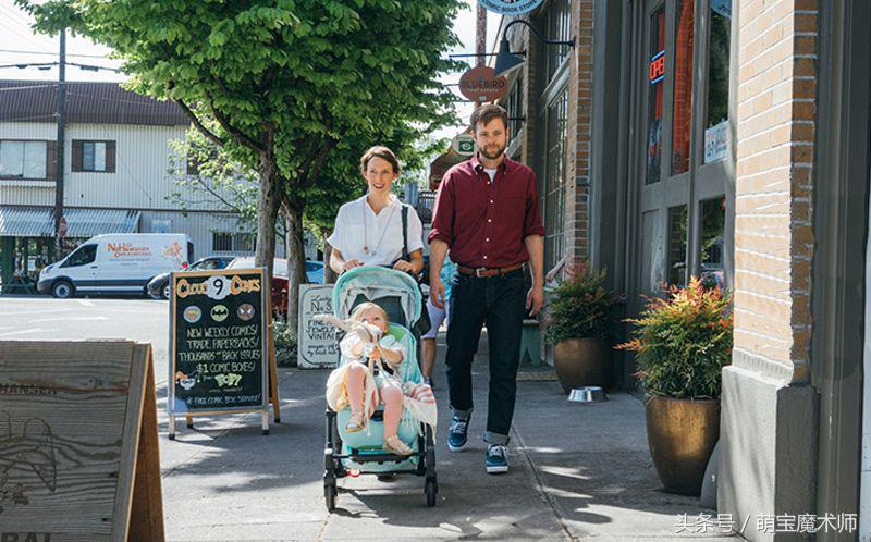 伞车实用还是遛娃神器实用,儿童旅游代步伞车