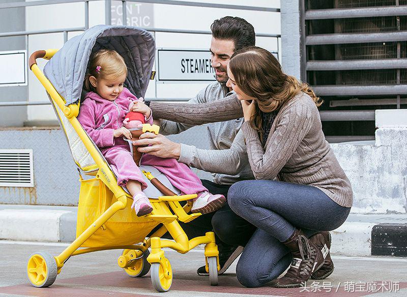 伞车实用还是遛娃神器实用,儿童旅游代步伞车