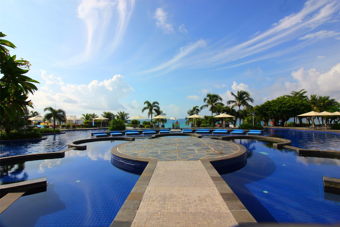 带着寻宝记游遍祖国大好河山,带着挖机去海边度假