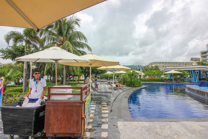 带着寻宝记游遍祖国大好河山,带着挖机去海边度假