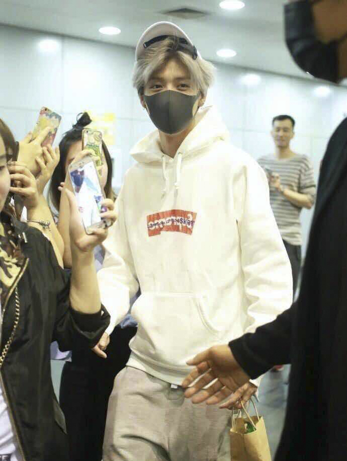 鹿晗同款衣服休闲风,鹿晗运动套装穿搭