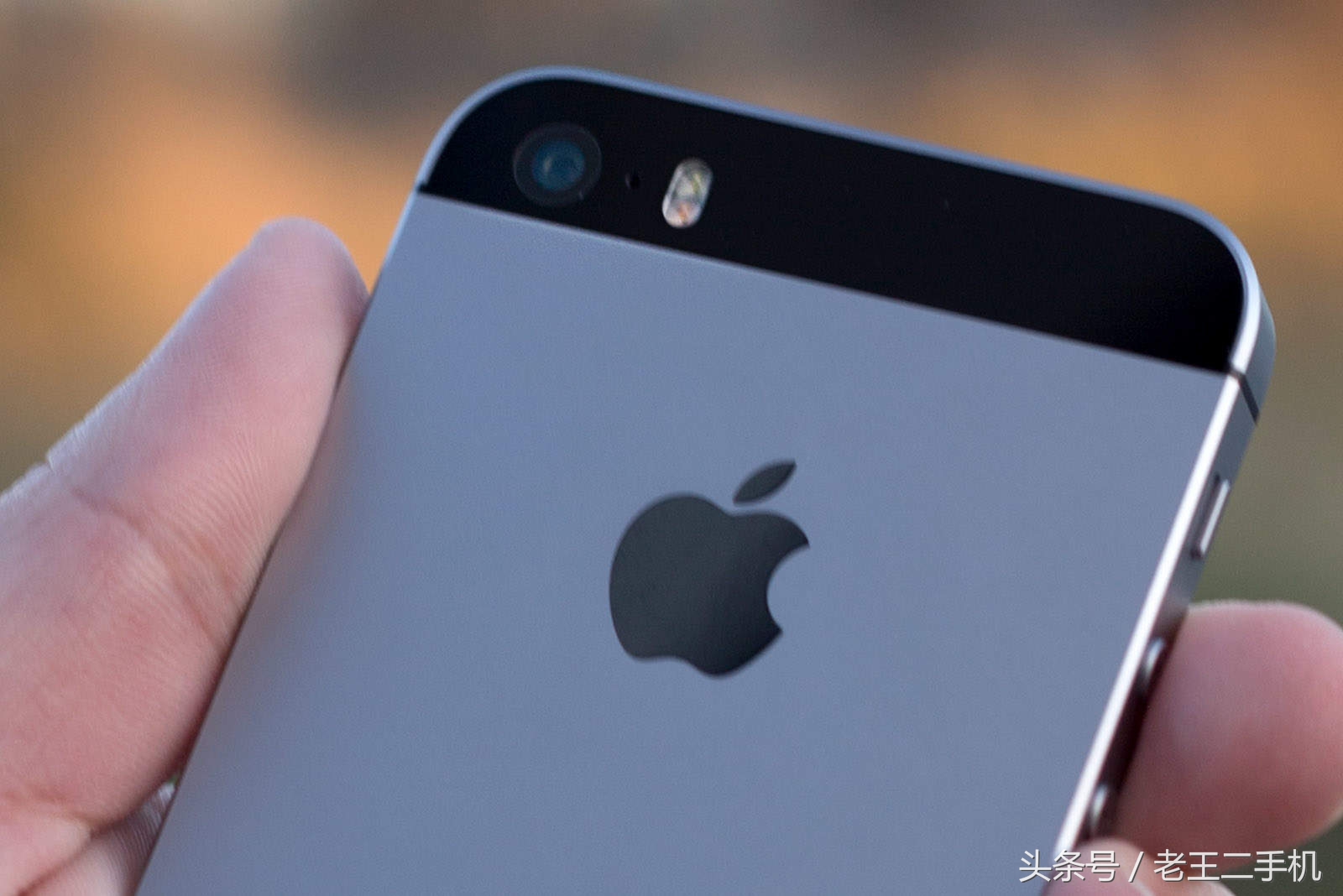1600收了部经典小钢炮iPhoneSE，64g，值了