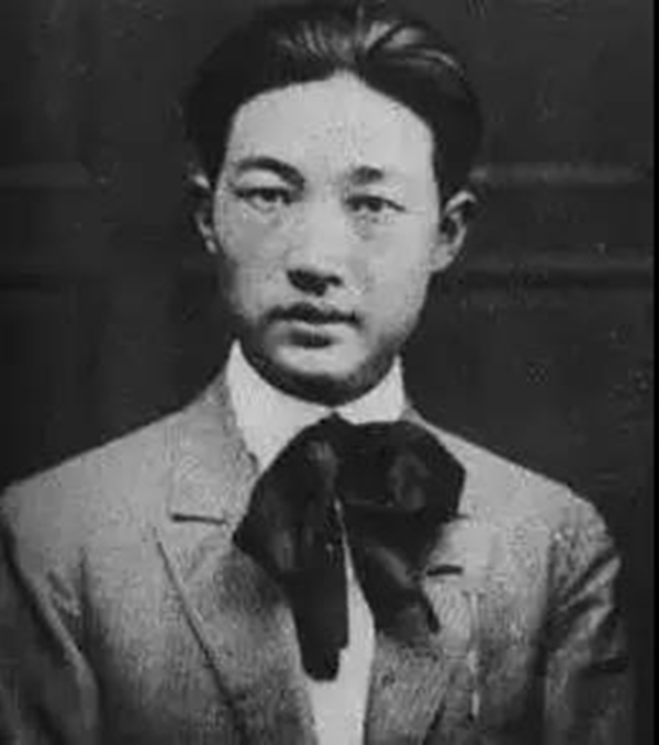 欢度国庆五星红旗迎风飘扬,欢度国庆五星红旗儿童画