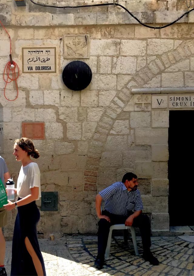 耶稣被钉死在十字架后来在哪里,耶稣被钉在十字架上之后的故事