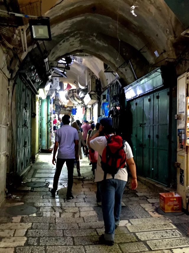 耶稣被钉死在十字架后来在哪里,耶稣被钉在十字架上之后的故事