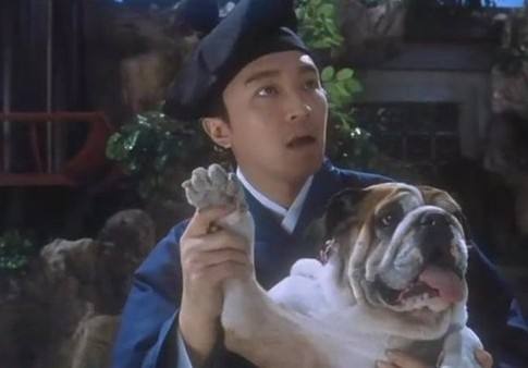 七年内周星驰帮他赚了三亿却只拿七十万，可他却说周星驰像条狗？