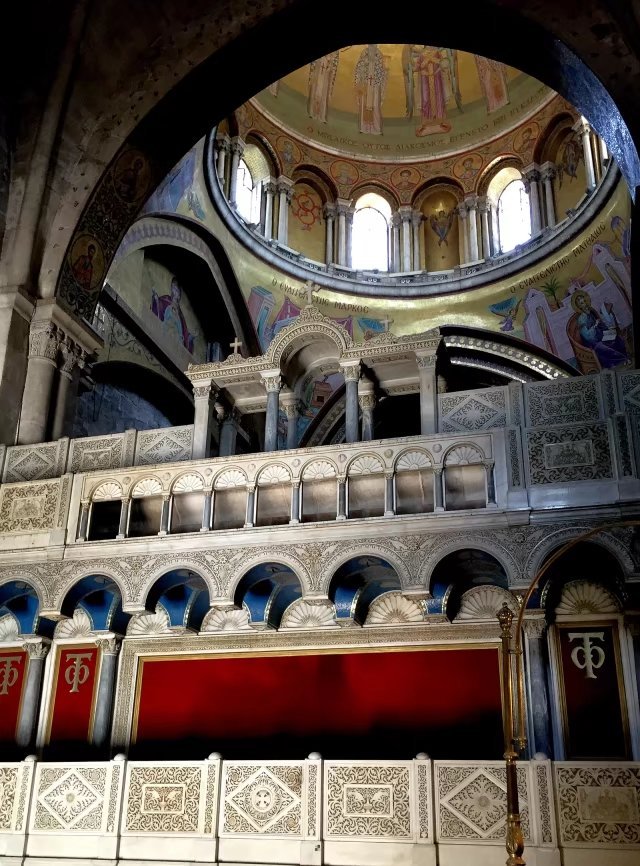 耶稣被钉死在十字架后来在哪里,耶稣被钉在十字架上之后的故事