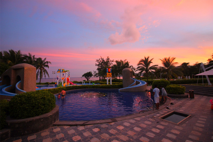 带着寻宝记游遍祖国大好河山,带着挖机去海边度假