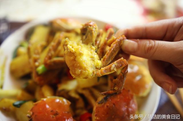 大闸蟹蟹黄特别多好吃,怎么油爆大闸蟹