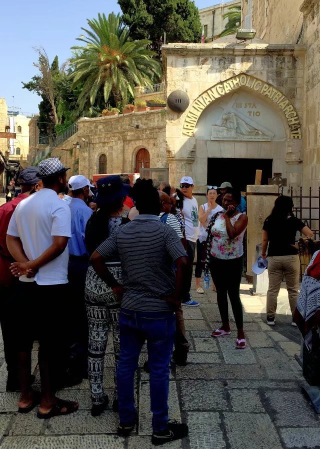 耶稣被钉死在十字架后来在哪里,耶稣被钉在十字架上之后的故事