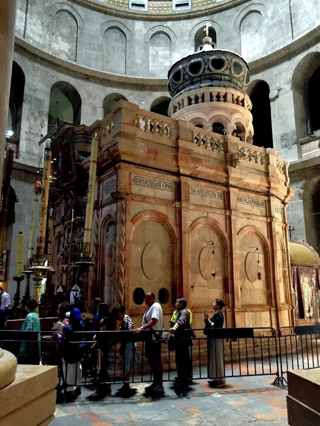 耶稣被钉死在十字架后来在哪里,耶稣被钉在十字架上之后的故事