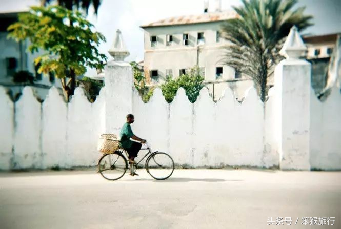 如何征战朋友圈？这个超洗眼睛的地方可落地签一周预算5K+