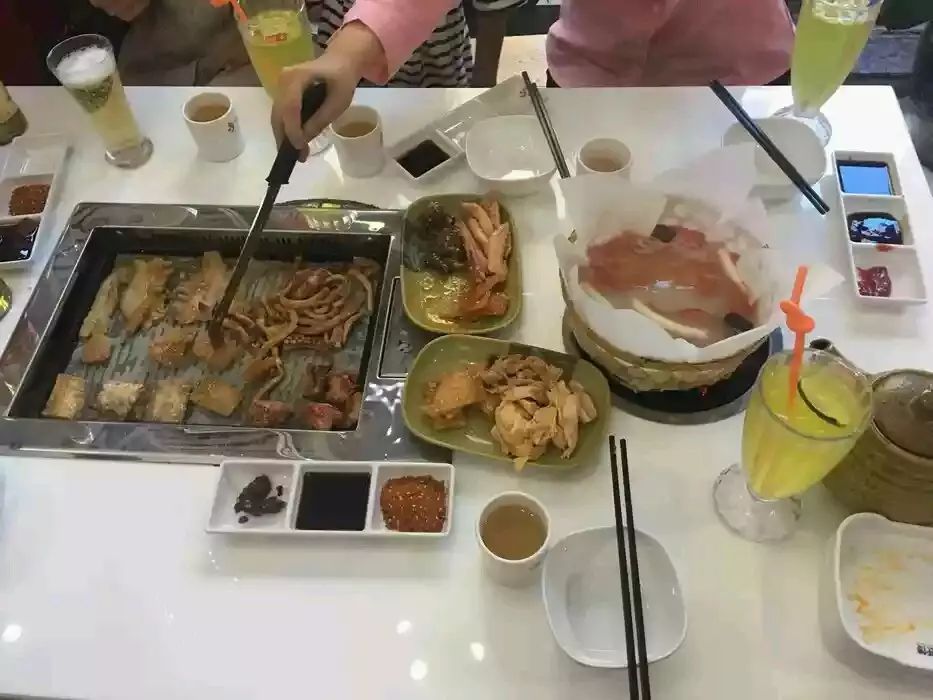 大理人挤破头只为来吃这家店的一张纸!